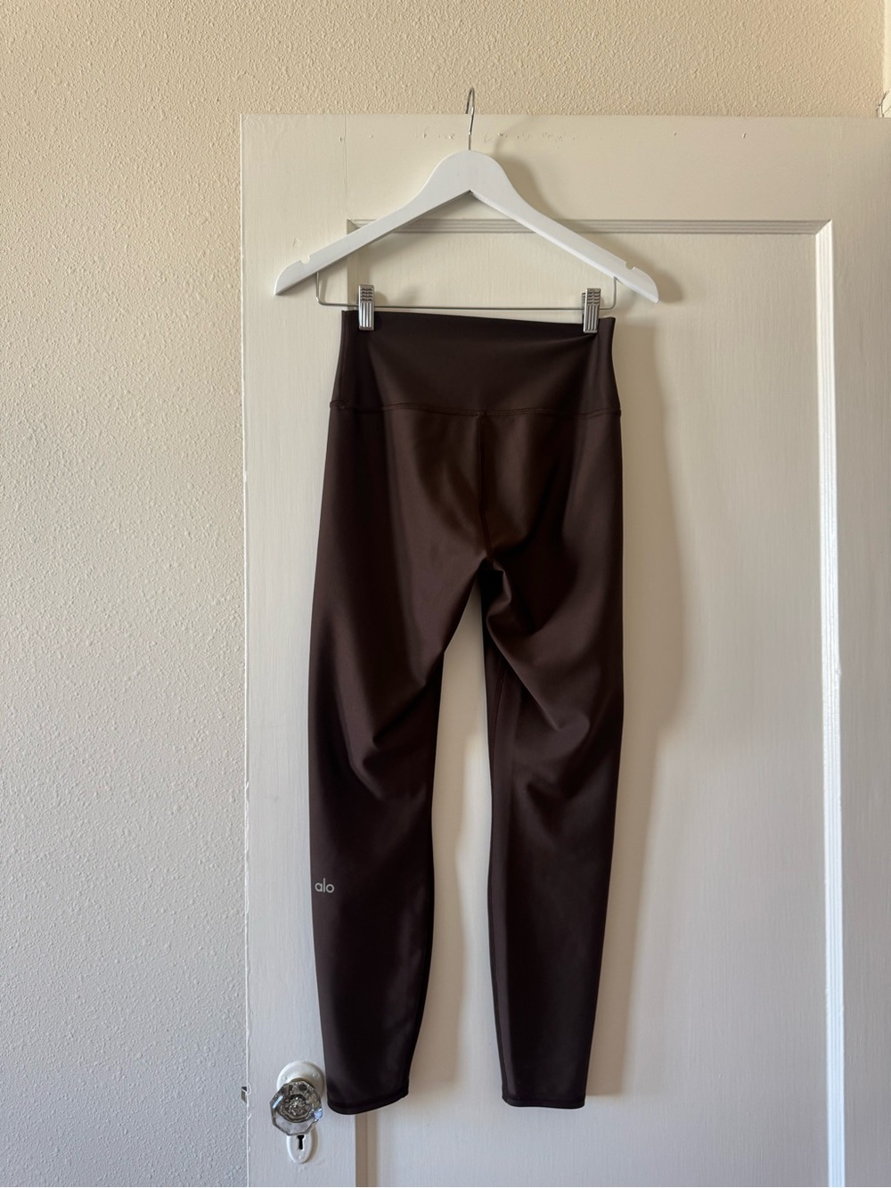 Alo YOGA 7/8 High-Waist Airlift Legging in Espresso